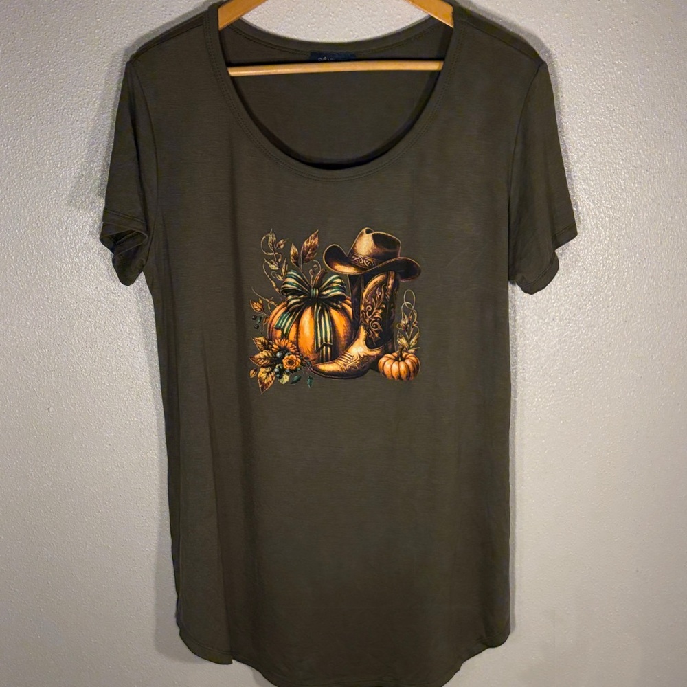 Scarlett Olive Short-Sleeve Tee with Pumpkin & Cowboy Hat Graphic